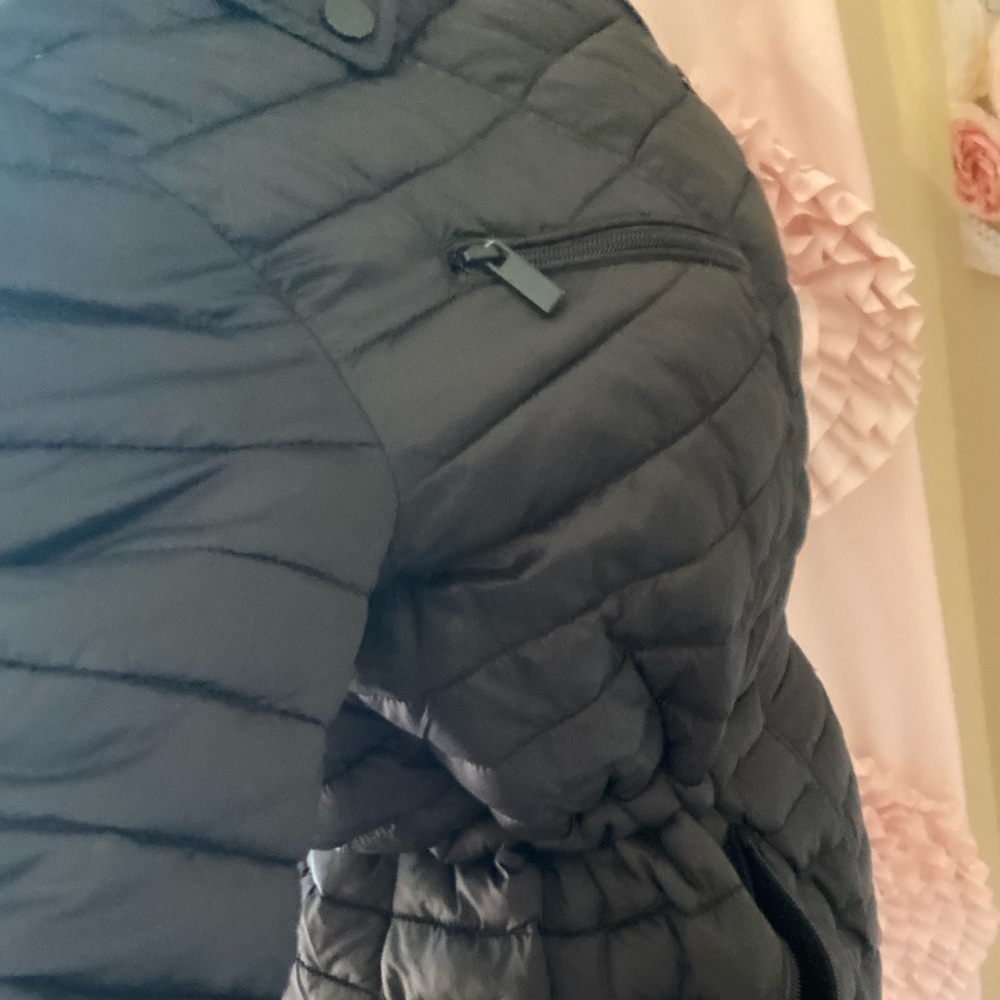 Badgley Mischka; light weight adjustable fall zip